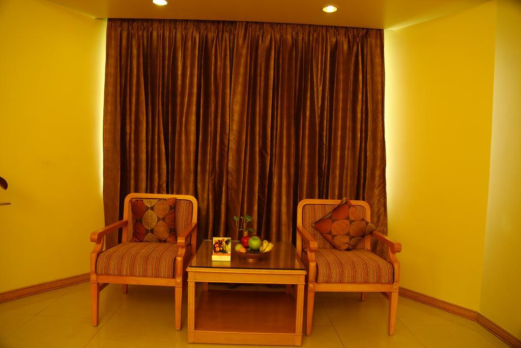 Kences Hotel -Opp Apsrtc Bus Stand Tirupati Eksteriør bilde